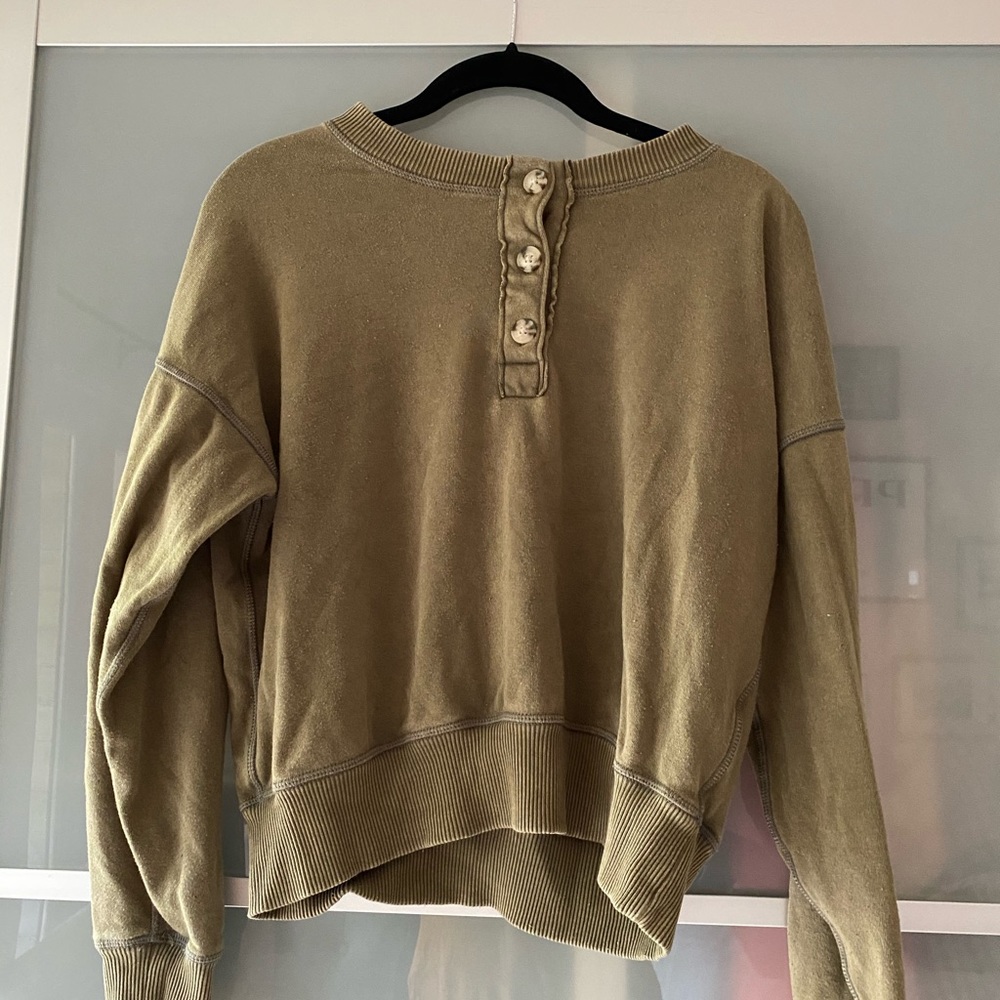 American Eagle top